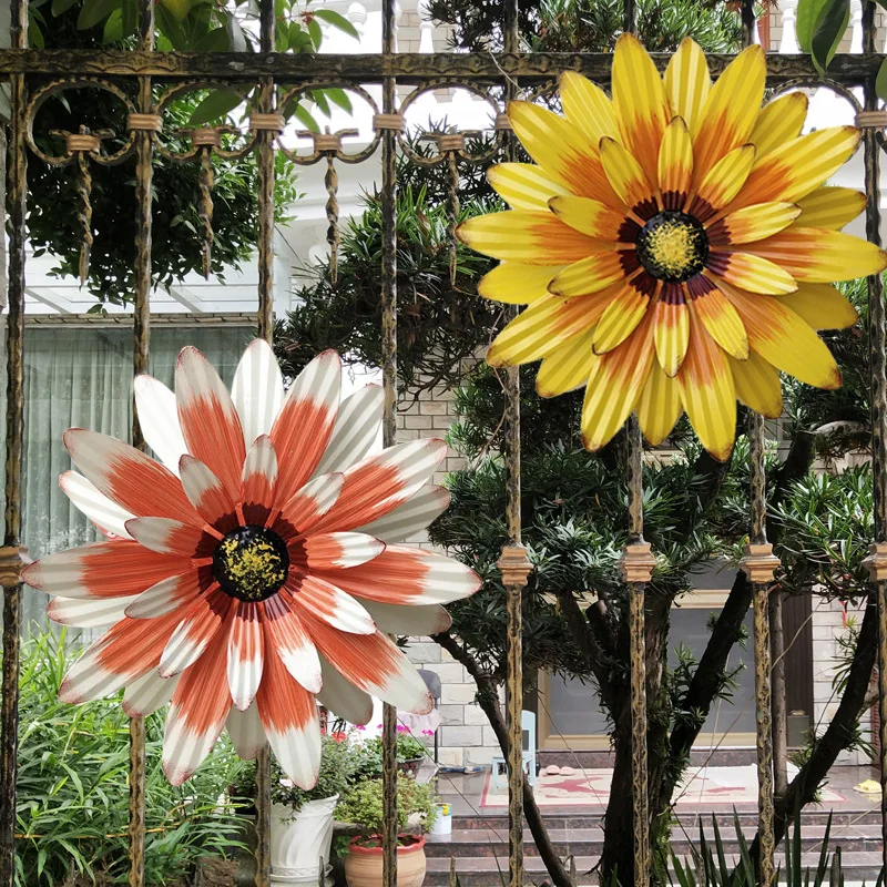 

Metal 3D Daisies Flower Wall Decor Art Sculpture Hanging Ornament Indoor/Outdoor Garden Fence Wall Decoration Pendant