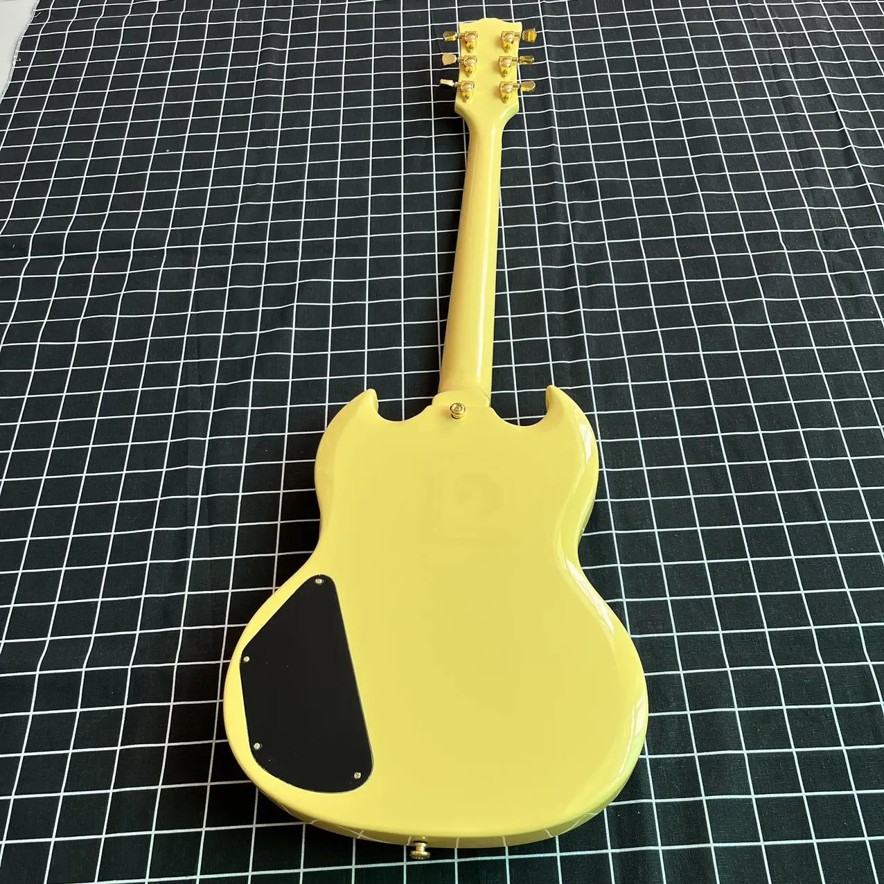 Factory outlet the top quality Cream SG Electric Guitar Gold Hardware White Pick Guard Glossy Finish Good audio quality