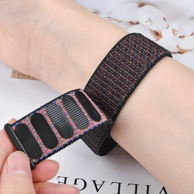 Versatile Sport Nylon Smartwatch Strap, Adjustable 20-22mm, Breathable Wristband Loop