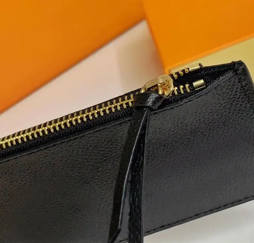 High-quality Crossbody Bag Classic Design Embossed Pochette