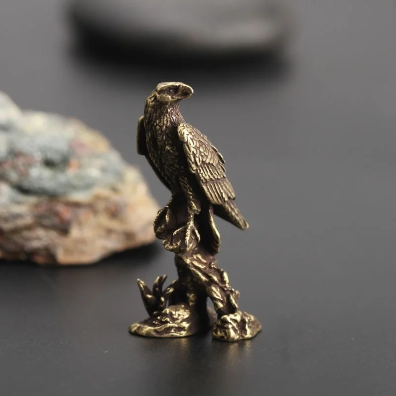 Brass Eagle Statue Vintage Simulated Animal Statue Home Office Desk Decor Ornament Metal Figure Props Toy Gift
