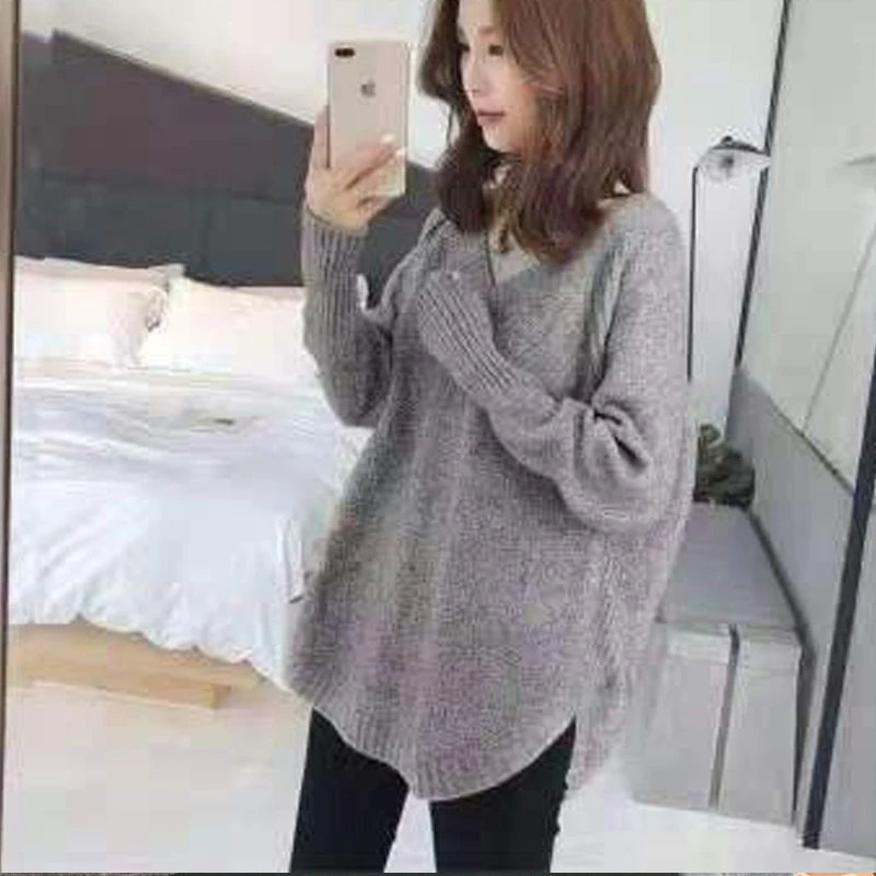 Korean Style New Autumn and Winter 2025 V-neck Women's Sweater Fashionable and Elegant Hem Split Loose Knitted Pullover Shirt