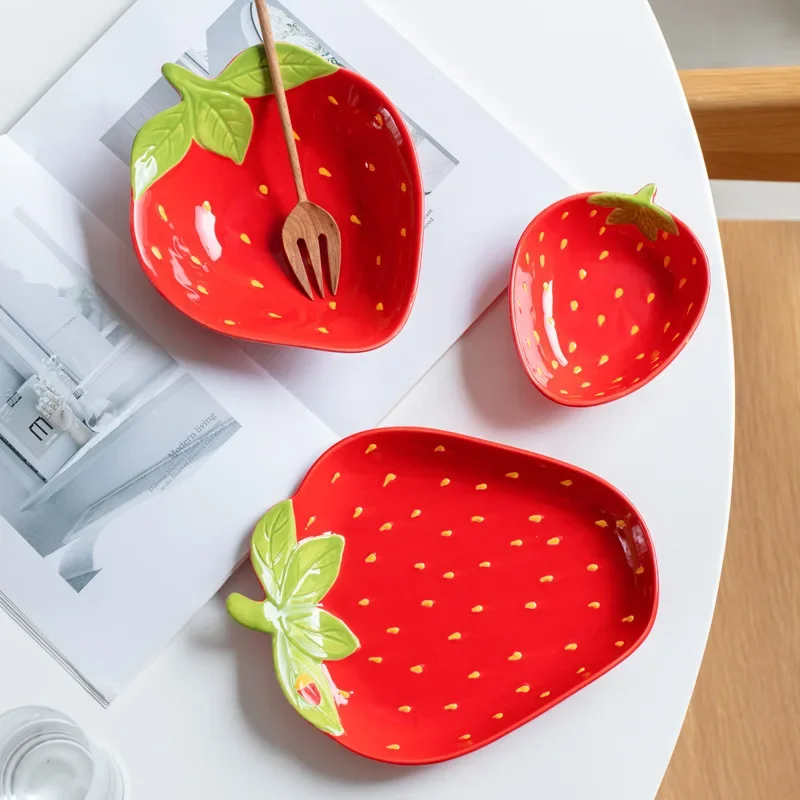 Creative Cartoon Strawberry Shaped Ceramic Salad Bowl Soup Bowl Family Fruit Snack Plate Kitchen Utensils Accessories Tableware