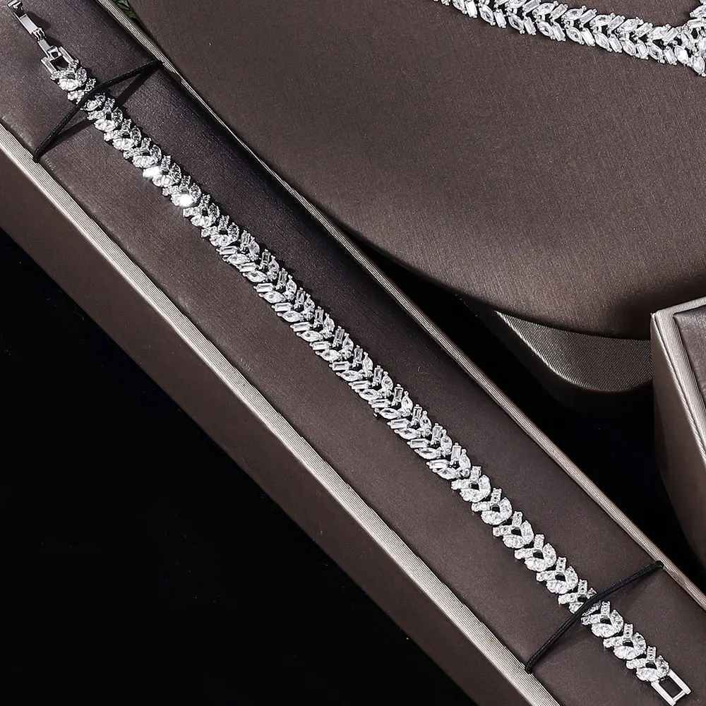 Exquisite earrings Women's wedding party accessories Zircon pendant earrings necklace set Bridal gift, best-selling in Central A