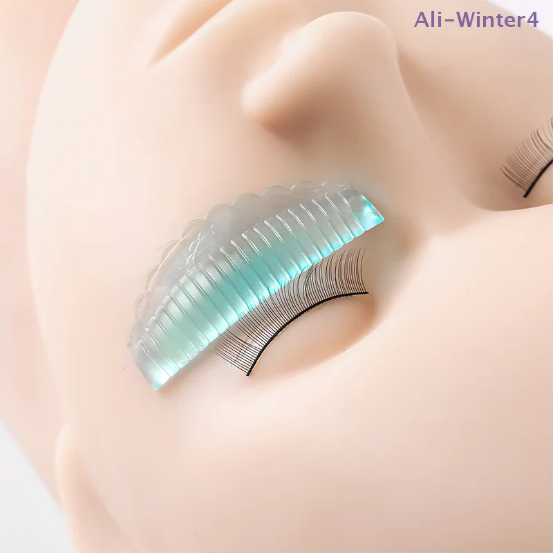 【Winter4】4쌍의 자체 접착식 속눈썹 리프팅 키트 실리콘 라미네이션 패드 재사용 가능한 속눈썹 펌 로드 3D 속눈썹 컬러 액세서리