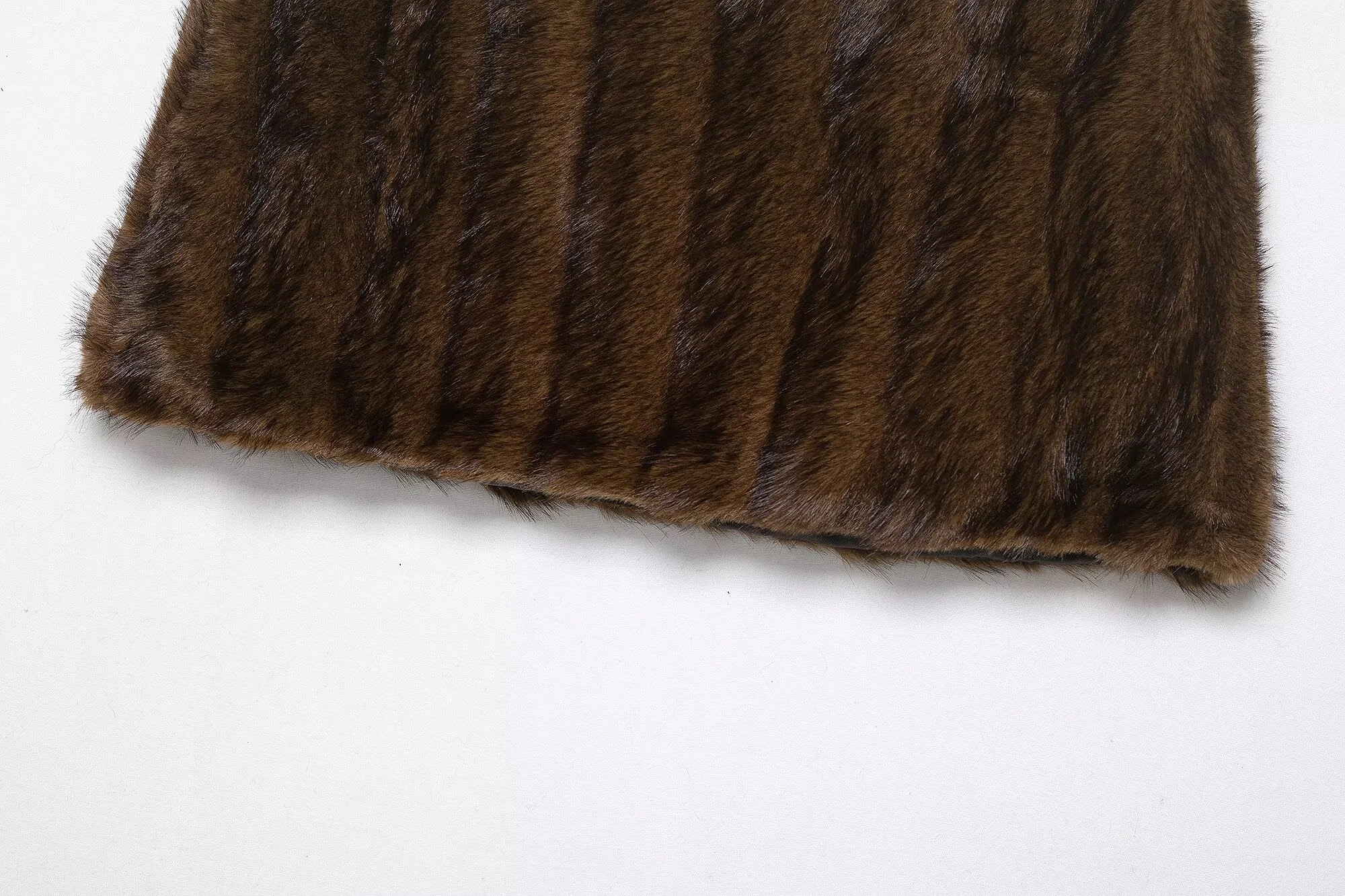 Herbst neue Damenbekleidung 2025, europäischer und amerikanischer Stil, modisches Temperament, künstliche Pelzjacke, Minirock-Set – Detail 15