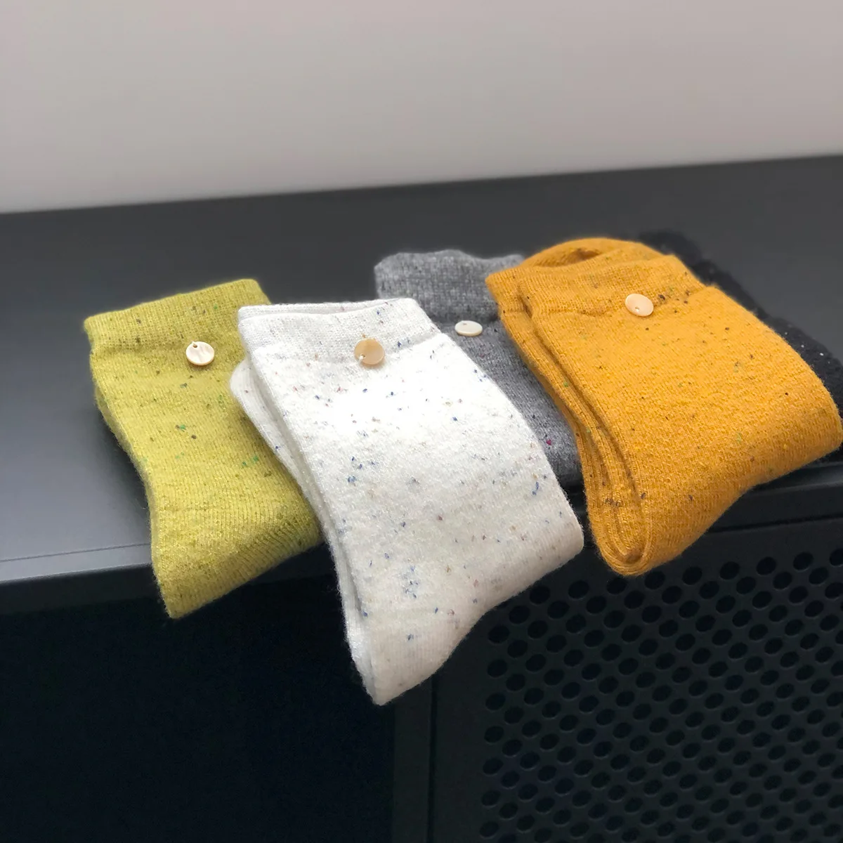 

2022 Women's Clothing Sweet Color Dotted Mid-Calf Wool Socks 2022 Winter New Solid Color Socks