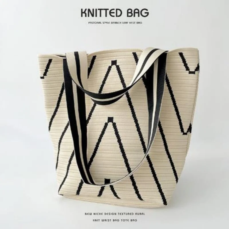 new Korean style niche design corrugated double-sided knitted single shoulder large capacity casual versatile bucket bag