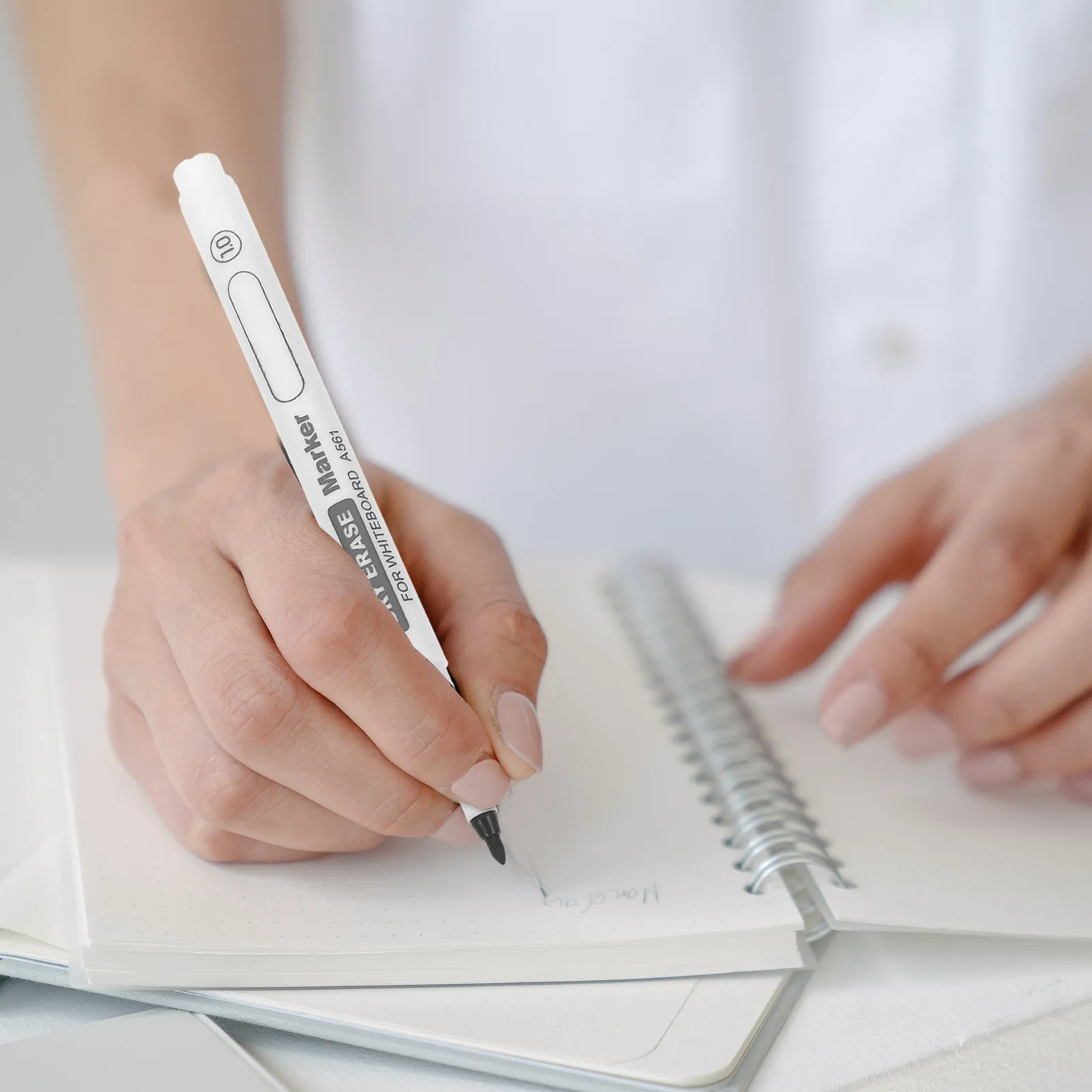 12Pcs 교실 마커 펜 세트 화이트 보드 마킹 펜 학교 사무실 교육 학습 도구에 사용하기 쉬운 긴 기간 사용 가능