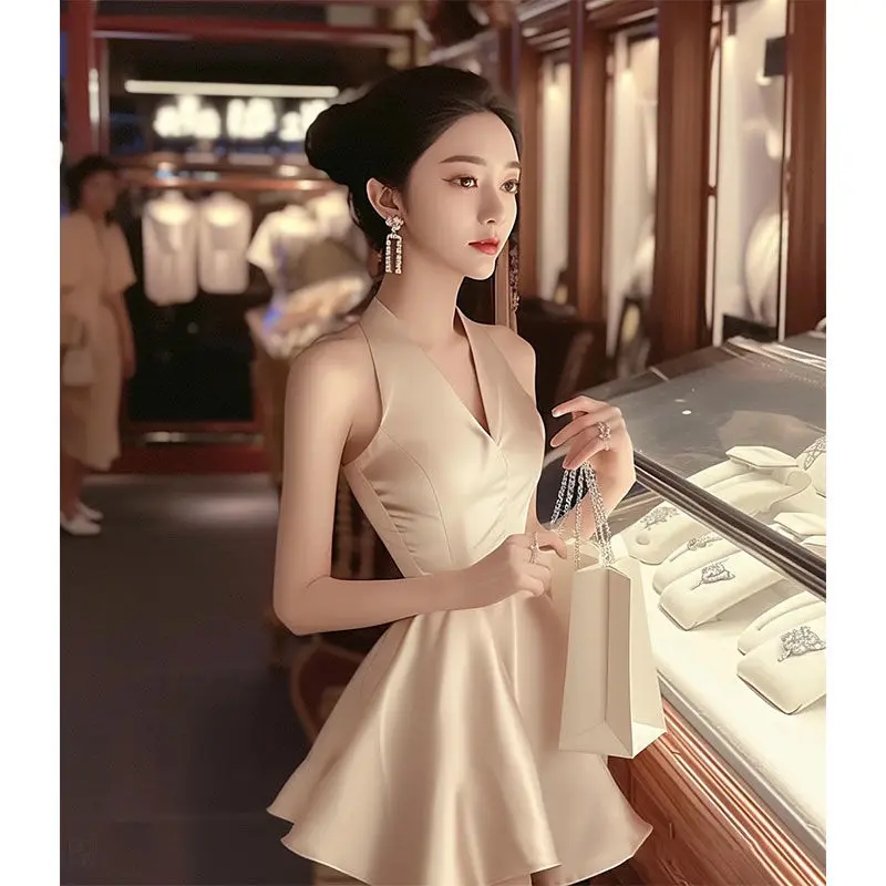 

Miiiix Korean Fashion Champagne Sleeveless Dress 2024 Women's Summer New Birthday V-neck Slim Fit Dresses Female Clothing