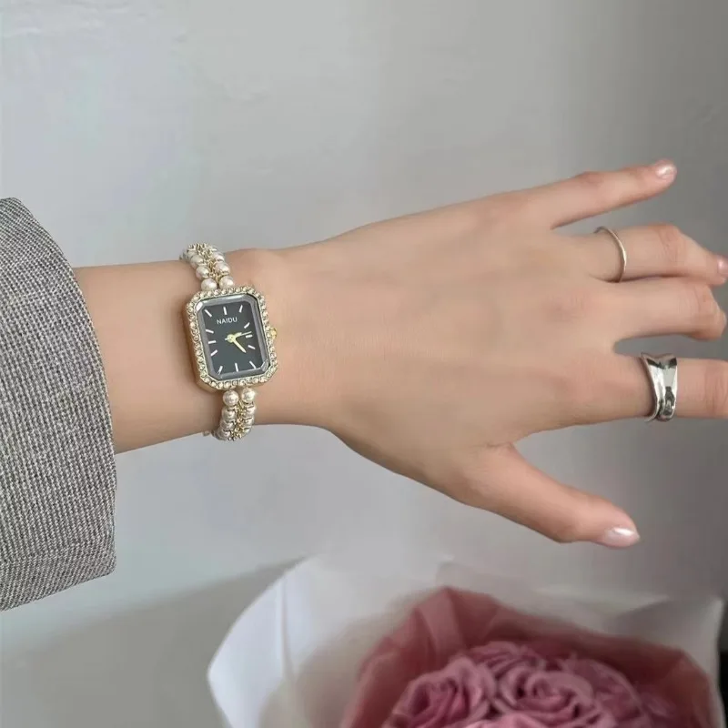 Women Bracelet Watch Fashion Small Square Dial Ladies Vintage Shell Pearls Chain Quartz Wristwatch Female Clock