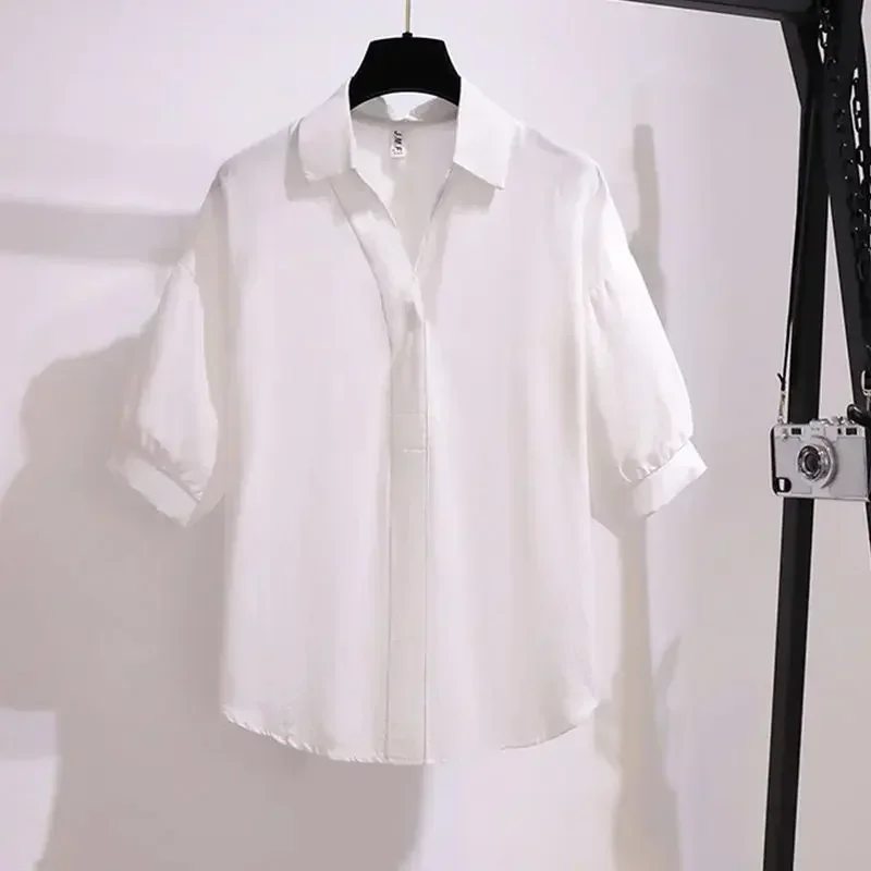 

2024Fashion Suit for Women in Spring and Summer of , New Western-style V-neck Short-sleeved Shirt+casual Black Shorts Two-piece