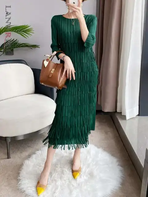 LANMREM Pleated Tassel Dress 2025 Spring New Solid Color Luxury Women Three Quarter Sleeve Slim Fit Wedding Party Clothes 2R9033