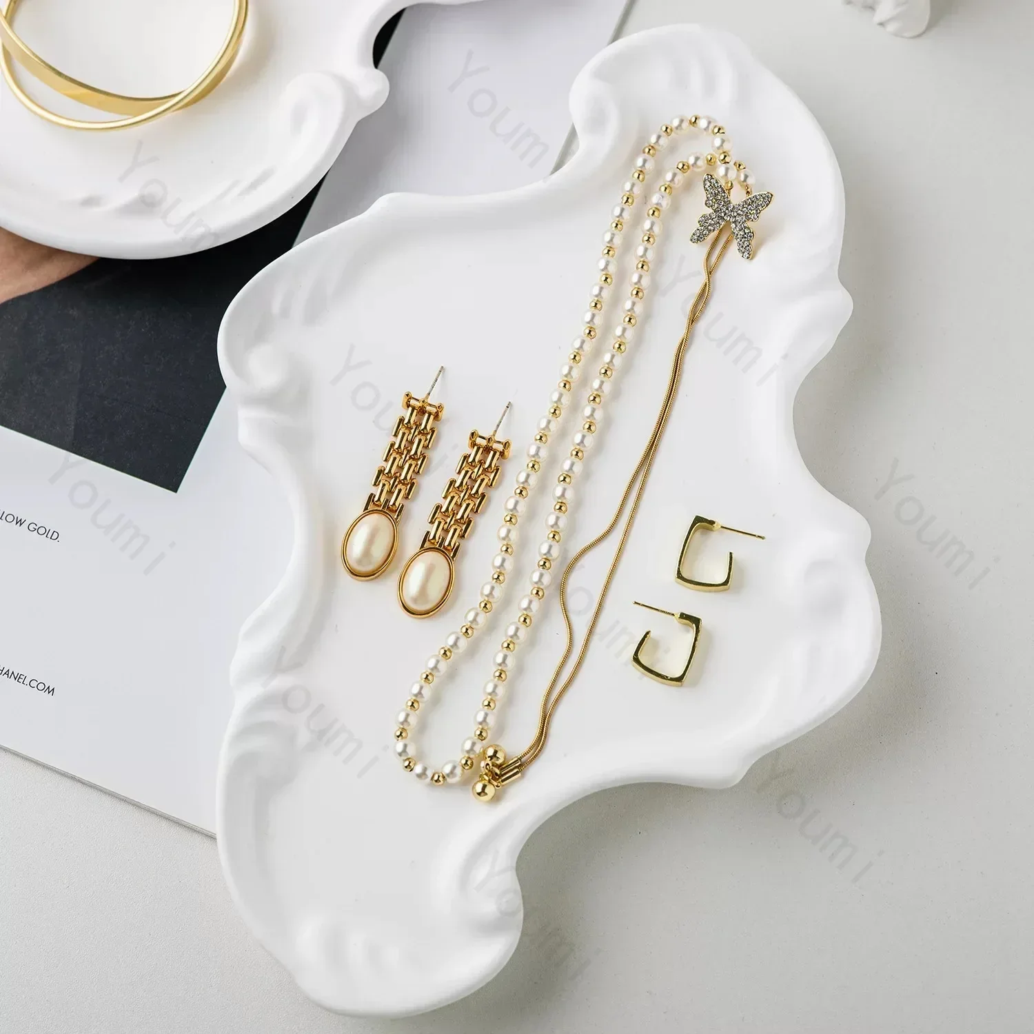 Irregular Pure White Gypsum  Tray Retro French Style Decoration Trays Home Bedroom Exquisite Desktop Jewelry Storage Ornament 2