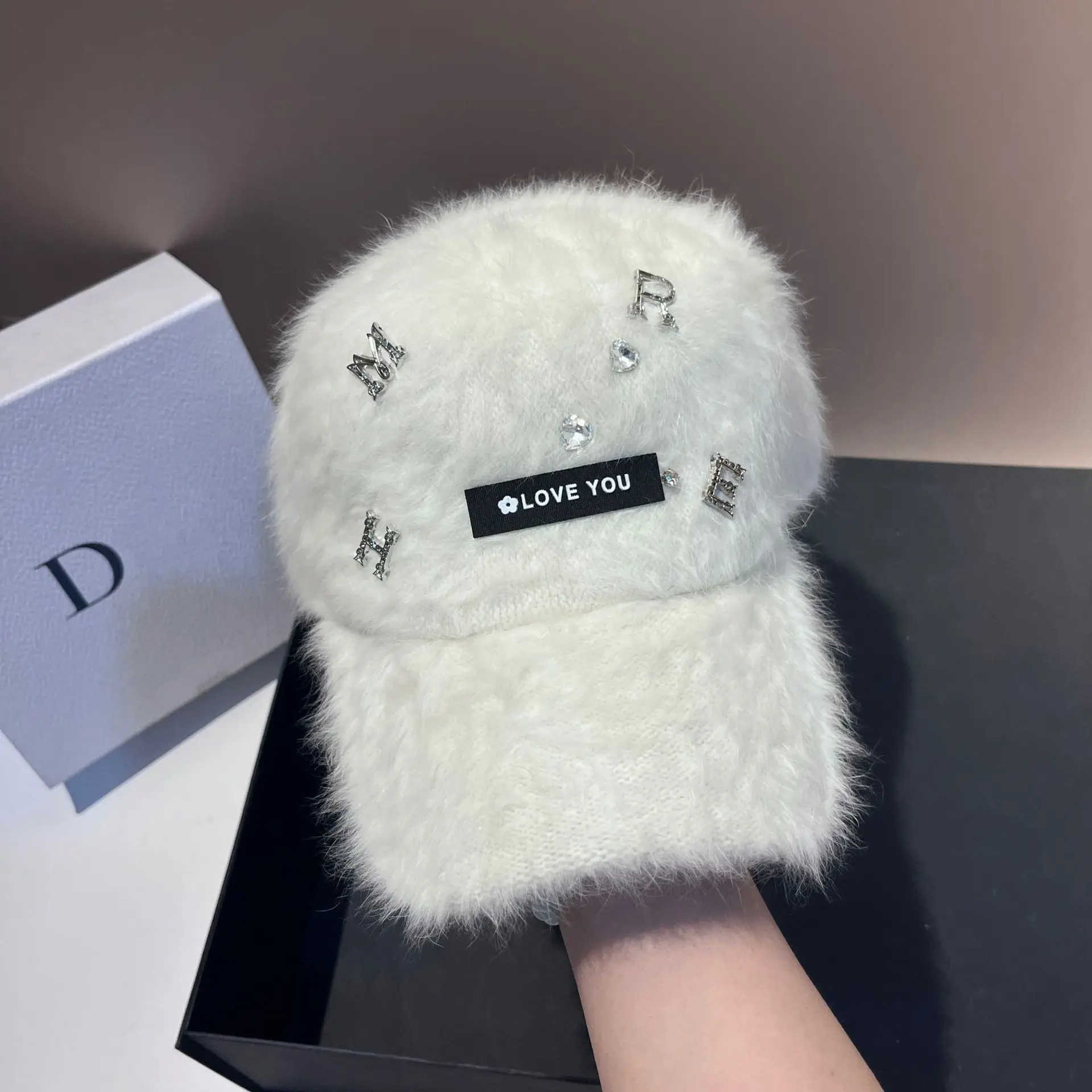 Winter Neue Warme Alter Reduktion Kaninchen Feder Baseball Kappe Mode Brief Gesicht Kleine Kappe Outdoor Casual Hut Weibliche_voghion.com