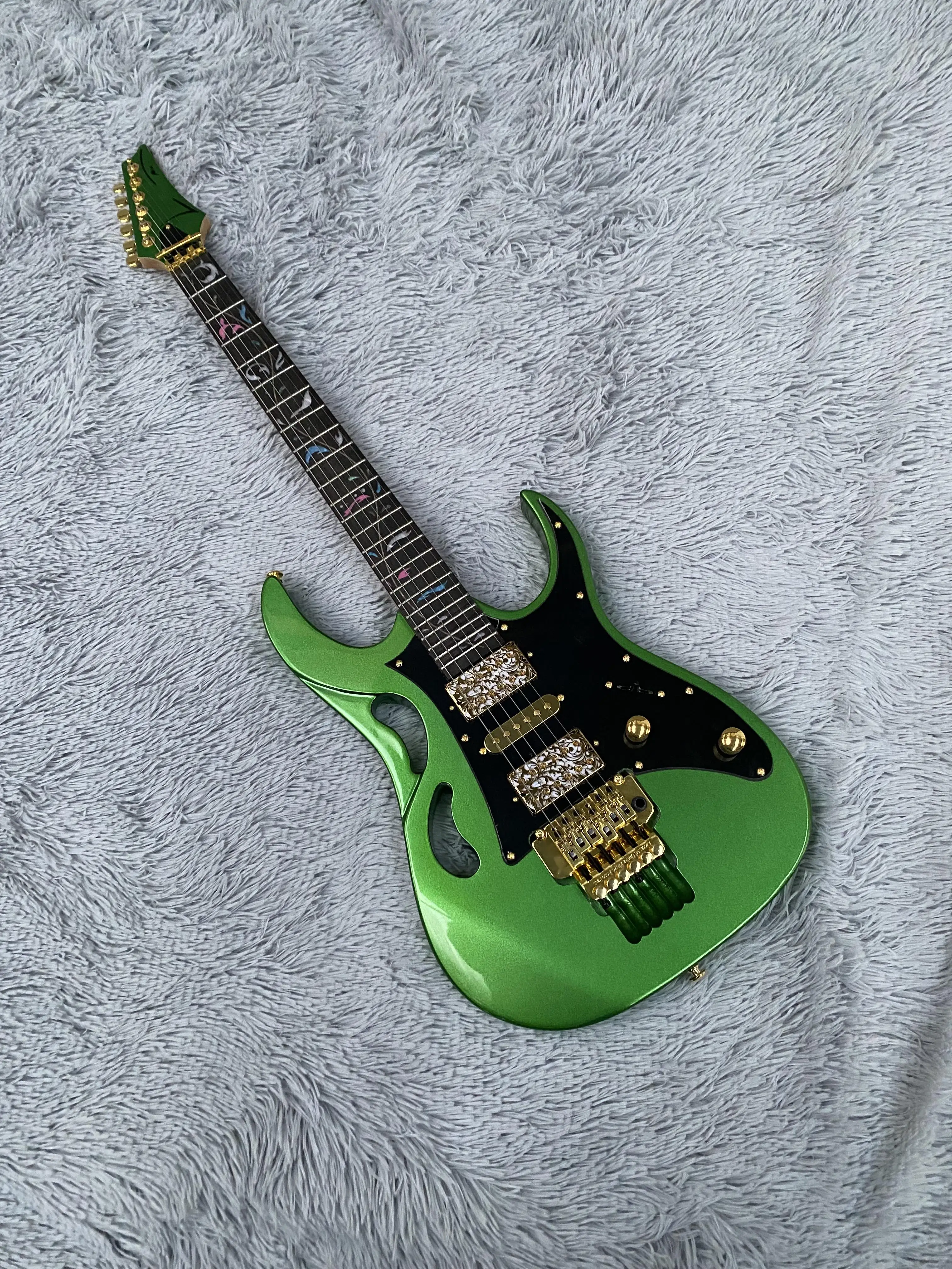 

High Quality, Rock Electric Guitar, Fingerboard Shell Rose Inlay, Pickup Engraving, Gold Accessories, Free Shipping