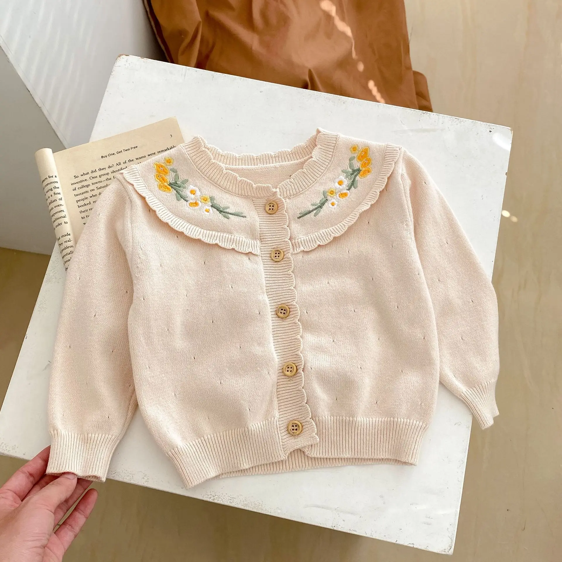 

Autumn Winter Baby Girls Sweater Flower Embroidery Cardigan Knit Coat Tops Cotton Solid Kids Knitwear Infant Cardigan Jacket