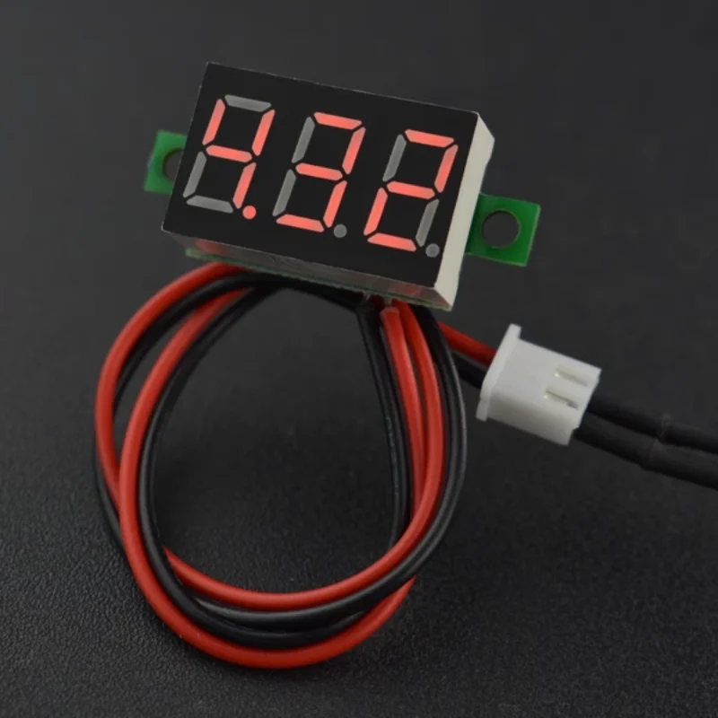Intelligent car voltage monitoring module