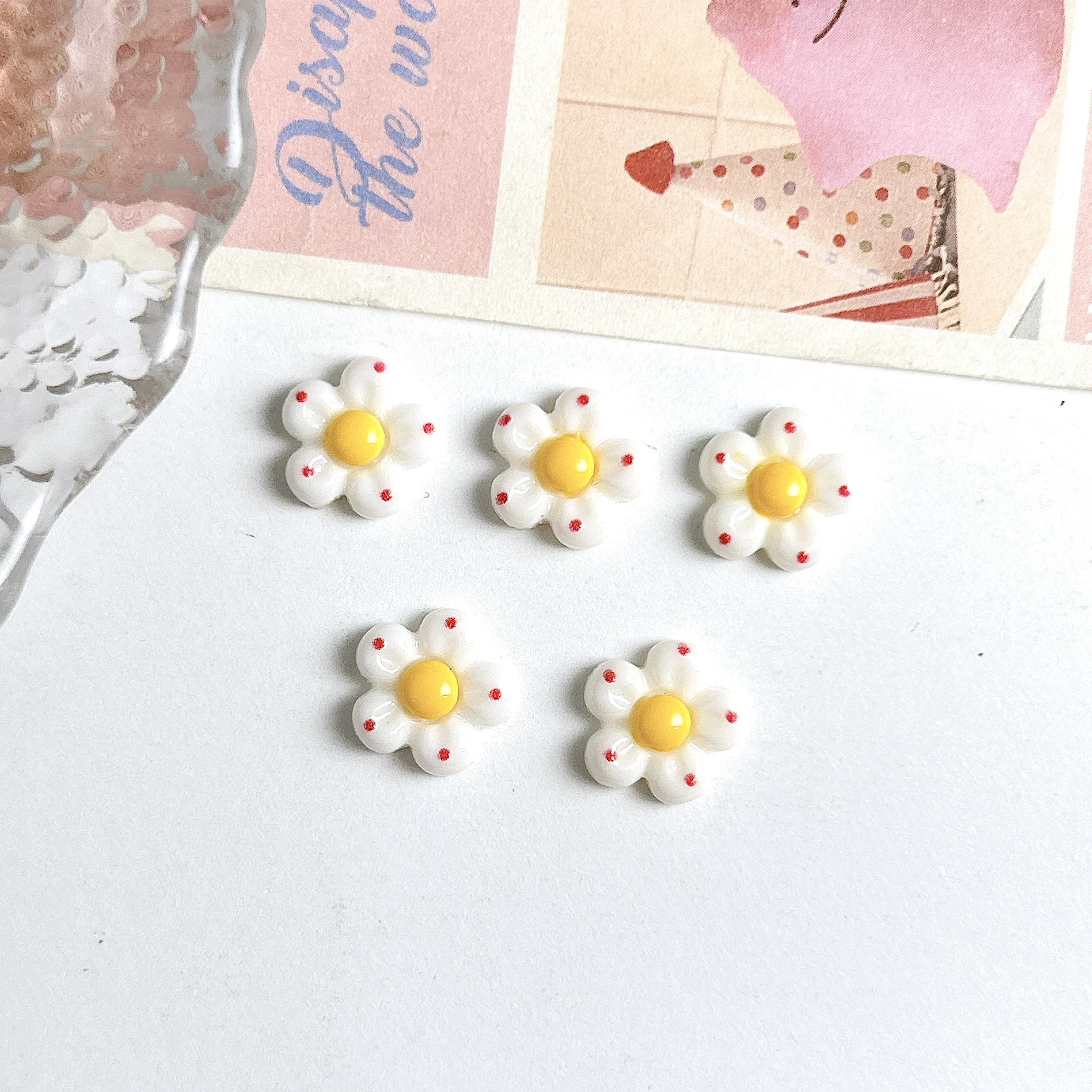 30PCS Cartoon Adorable Bee Five-petal Flower Resin Nail Art Charms New Creative Honey Can Nail Decorations for DIY Hairpin Nails