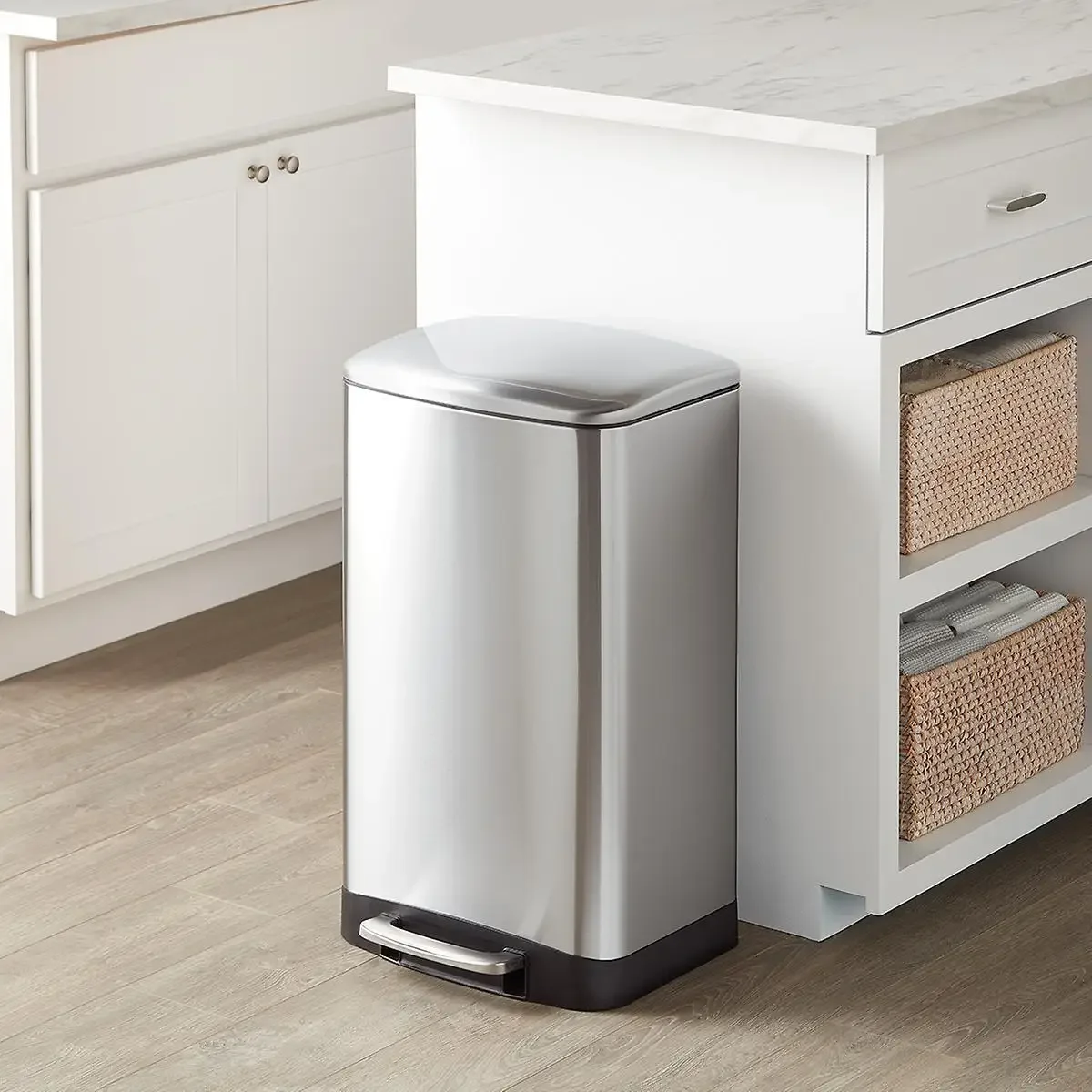 

10.5 gal./40L Rectangle Step Trash Can