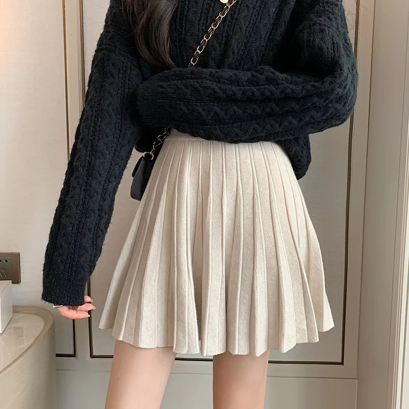 

Korean slim knitted pleated A-line skirt