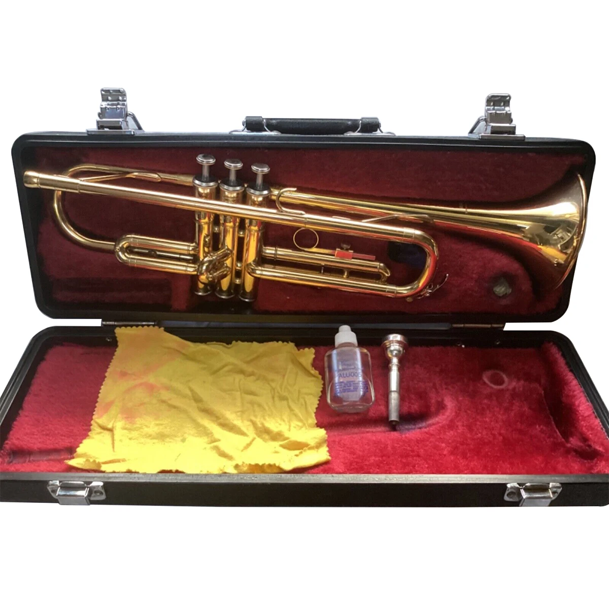 

YTR1335 Trumpet and Case. Very Good condition & mouthpiece 14B4