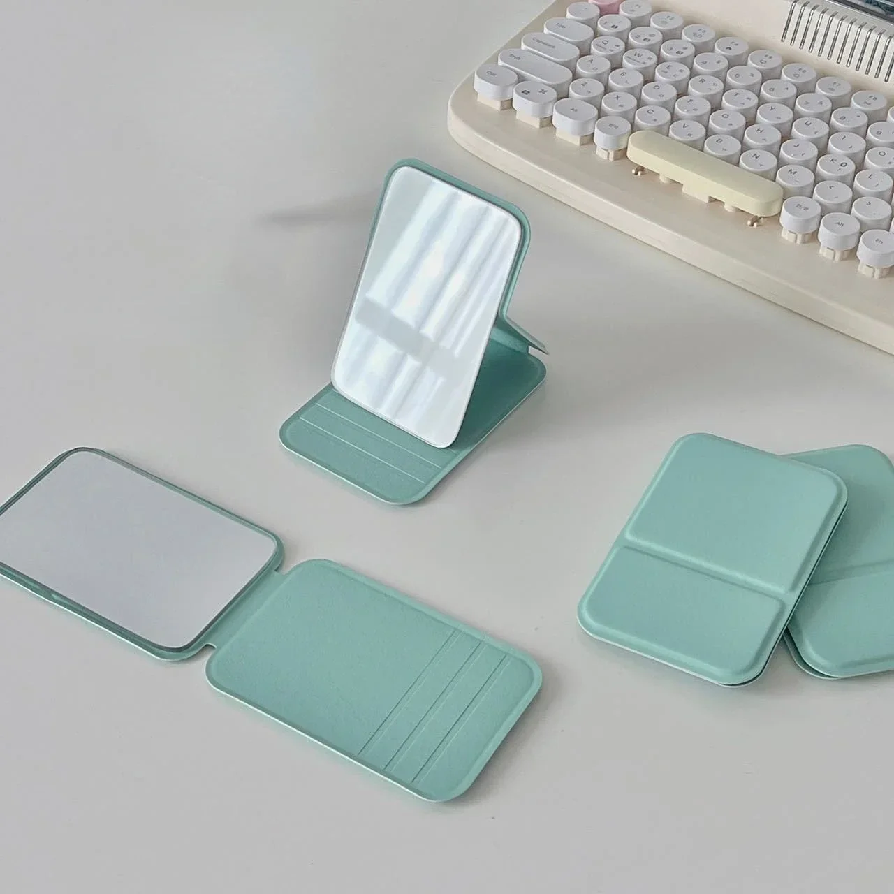 Desktop Makeup Mirror Solid Color PU Leather Simple Portable Handheld