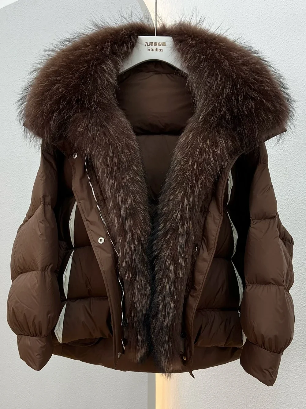 Fashion Big Fur Collar Thick Short Fur Coat Female 2023 Winter New Placket Fox Fur Stitching White Goose Down Down Jacket Women