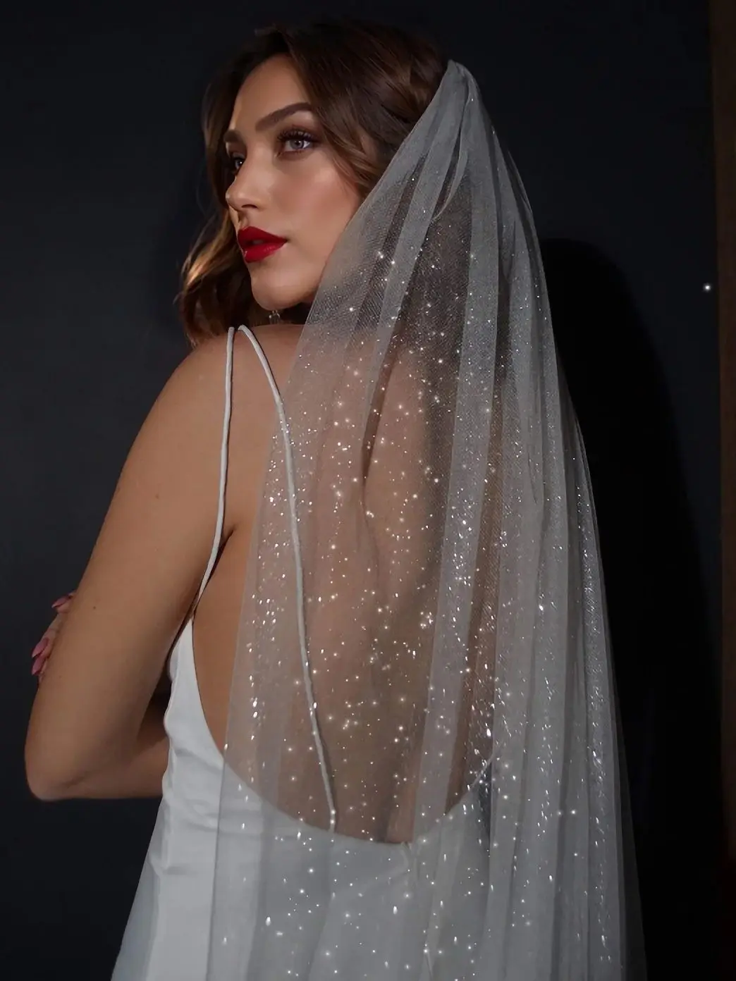 Long Sparkling Bridal Veil Luxury Shine Wedding Veil in Golden Hues with Sequins Cathedral Length Golden Veils with Comb V101 bridal veil