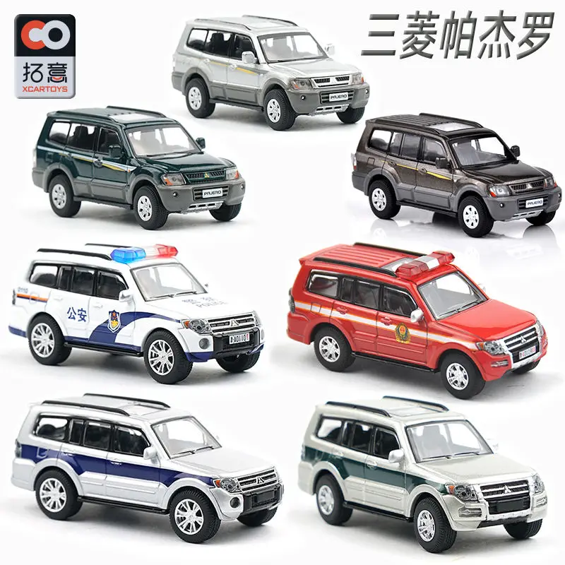 XCarToys 1/64 Mitsubishi Pajero Off-road Vehicle Third and Fourth Generation Adult 1/64 Simulation Alloy Diecast Small Car Model 1