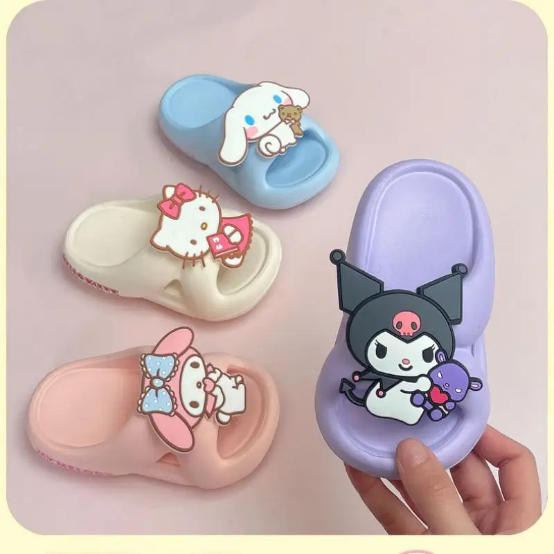 

Новинка 2024, милые детские тапочки из ЭВА с героями мультфильмов Hello Kitty Kuromi Cinnamoroll, Нескользящие комнатные красивые тапочки с мягкой подошвой