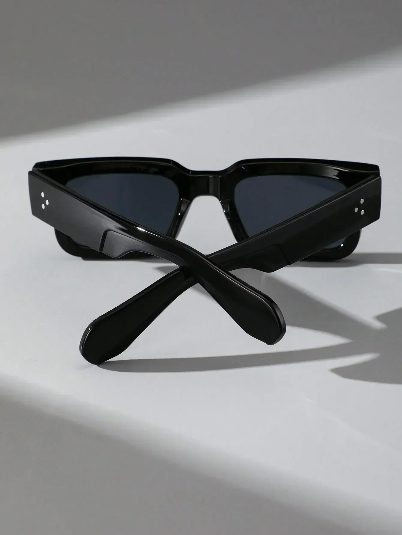 1pc-Unisex Plastic Fashion Square Frame Sunglasses