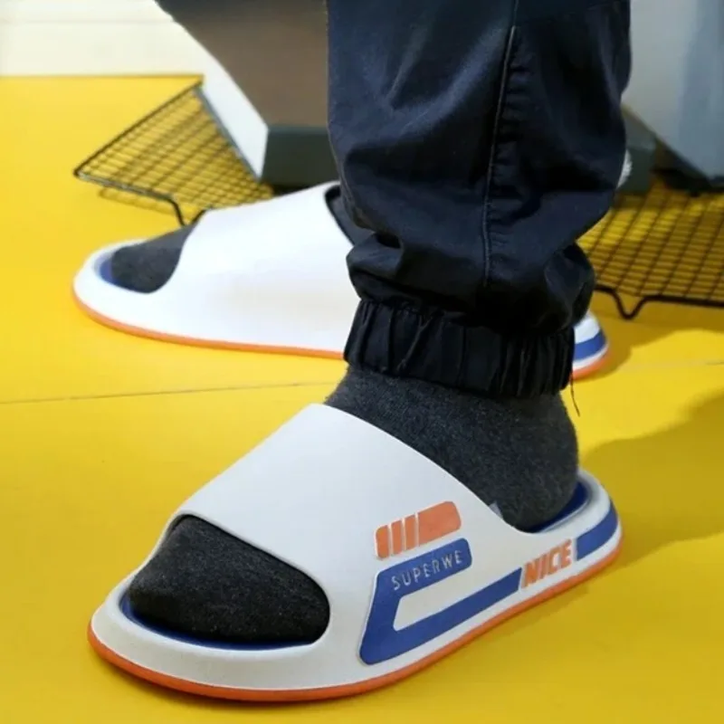 Fashion Summer Men Slippers Flat Beach Shoes Non-slip Sandals Indoor Home Slippers Casual Light Slides Male