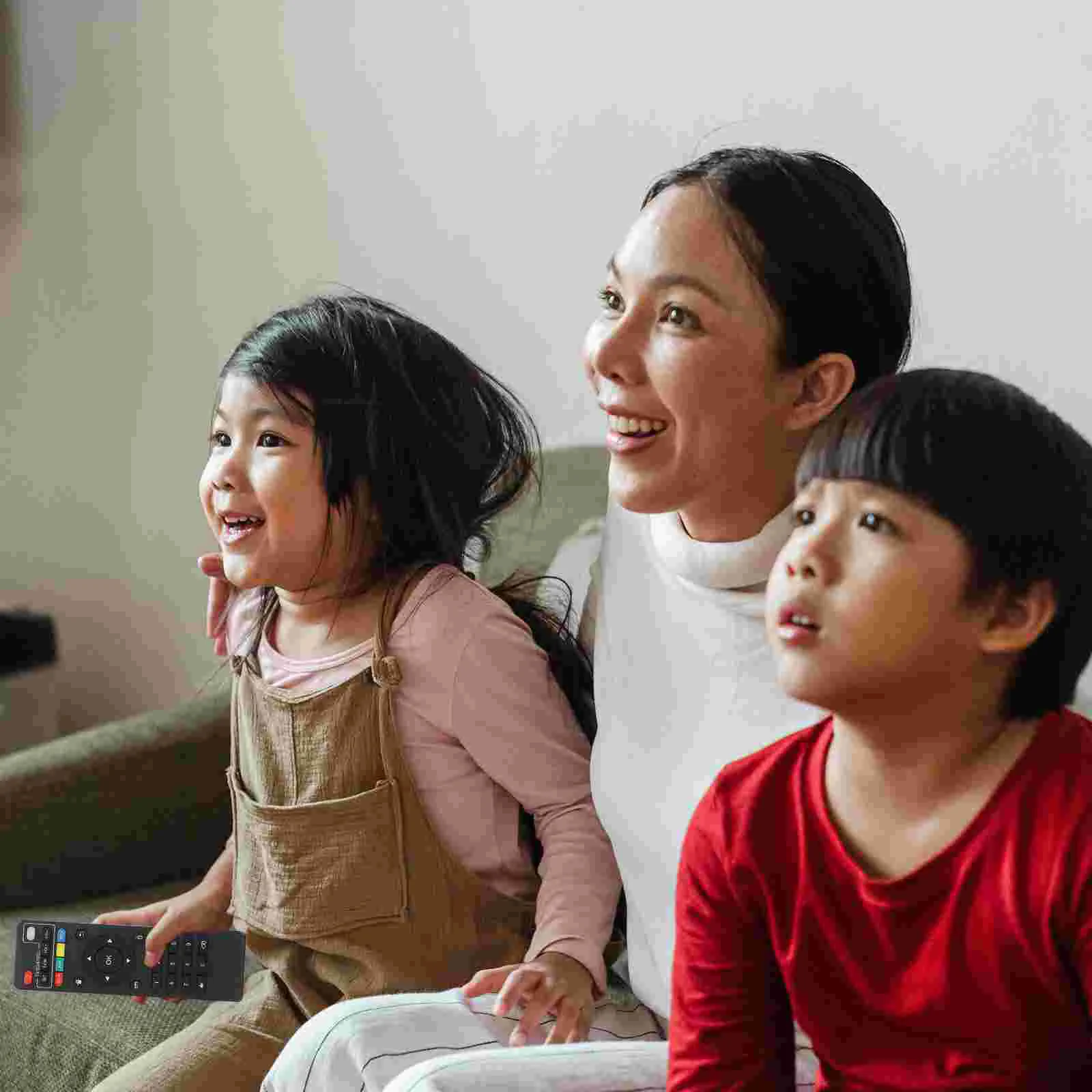 

Remote Controller for Universal Transmission Distance Low Consumption