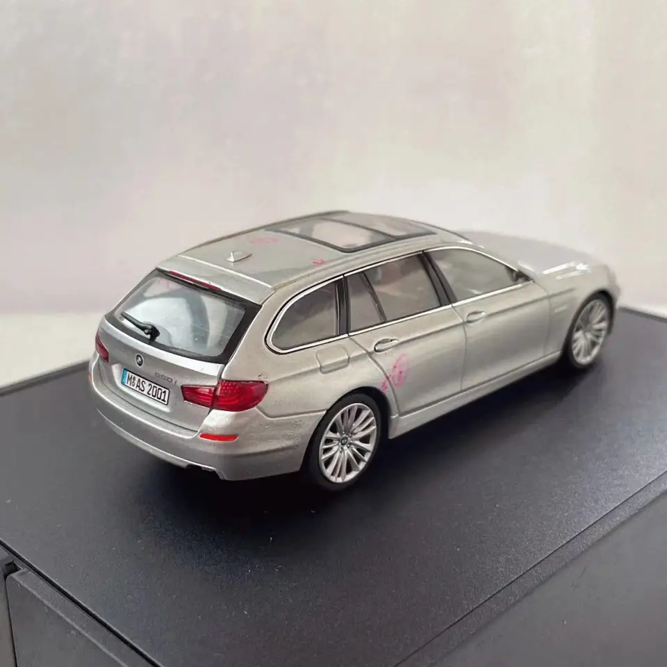 2009-2013 1/43 Scale 5er 550 I Touring Alloy Car Model Toy Boy