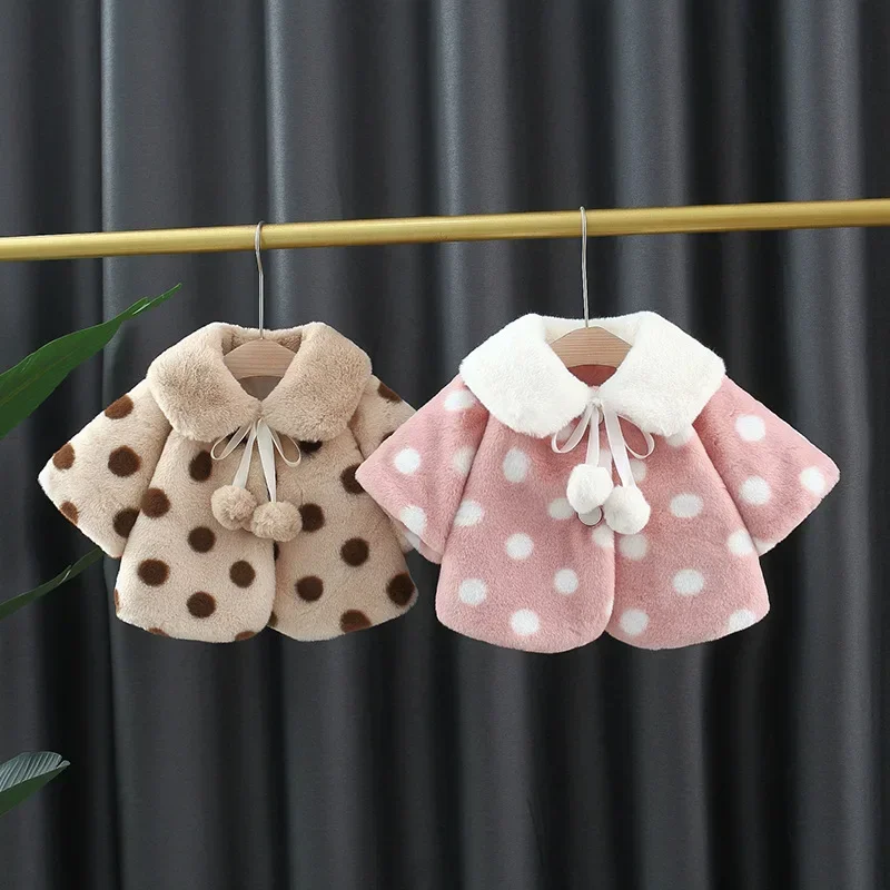New Winter Coat for Baby Girls Sweet Polka Dot Big Collar Warm and Windproof Woolen Sweater Suitable for 0-3 Years Old