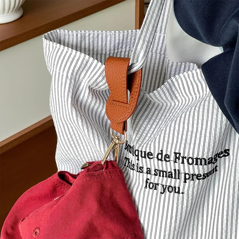 5pcs Outdoor Travel Hat Clip Portable Cap Clip on Bag for Camping Hiking Supplies Gloves Towel Wallet Safety Holder Buckle Clips