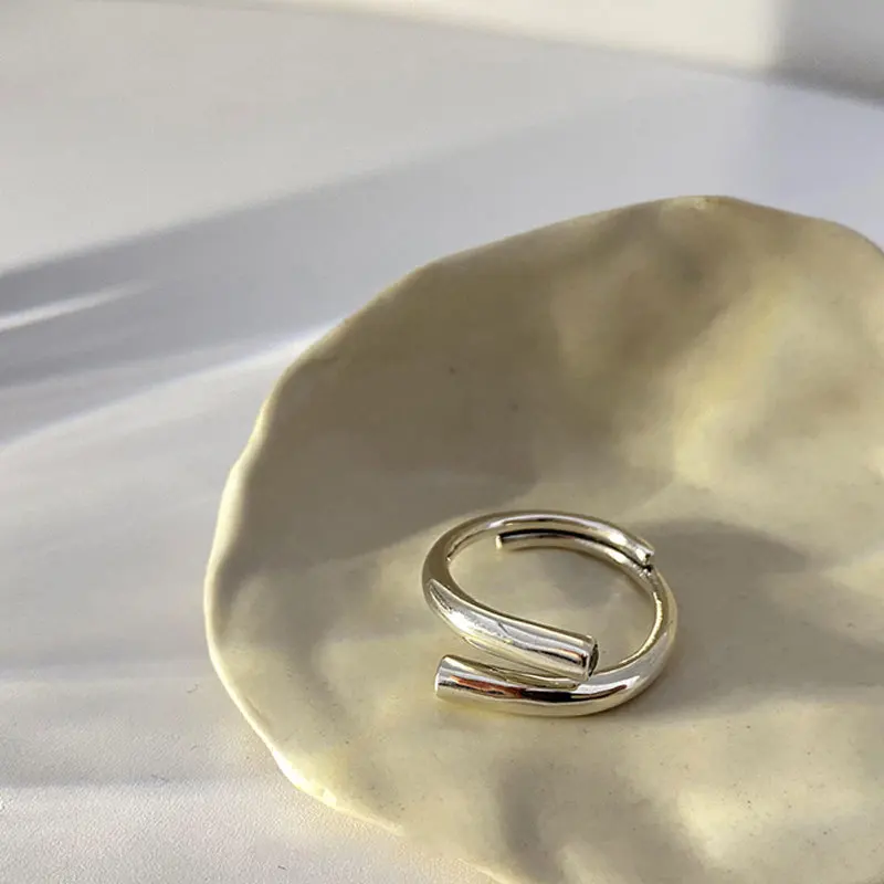 2025 Fashion Style QMCOCO silver custom zircon square wide ring, suitable for charming women's fashionable, elegant and simple geometric_voghion.com