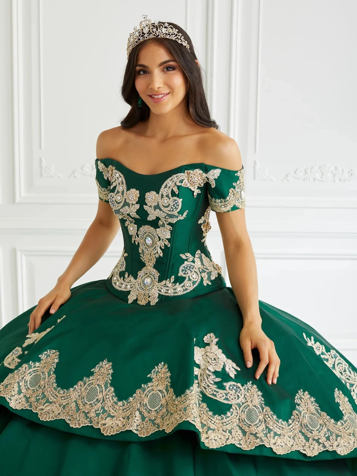 Рисунок 3 - Зеленое бальное платье Charro Quinceanera