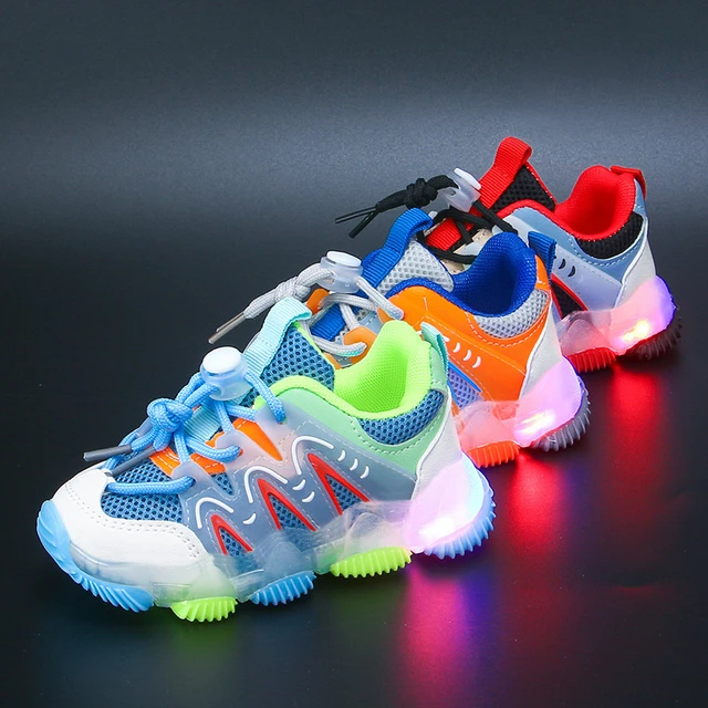 Zapatillas con luces para niños. Deportivas con luces. Calzado niños.