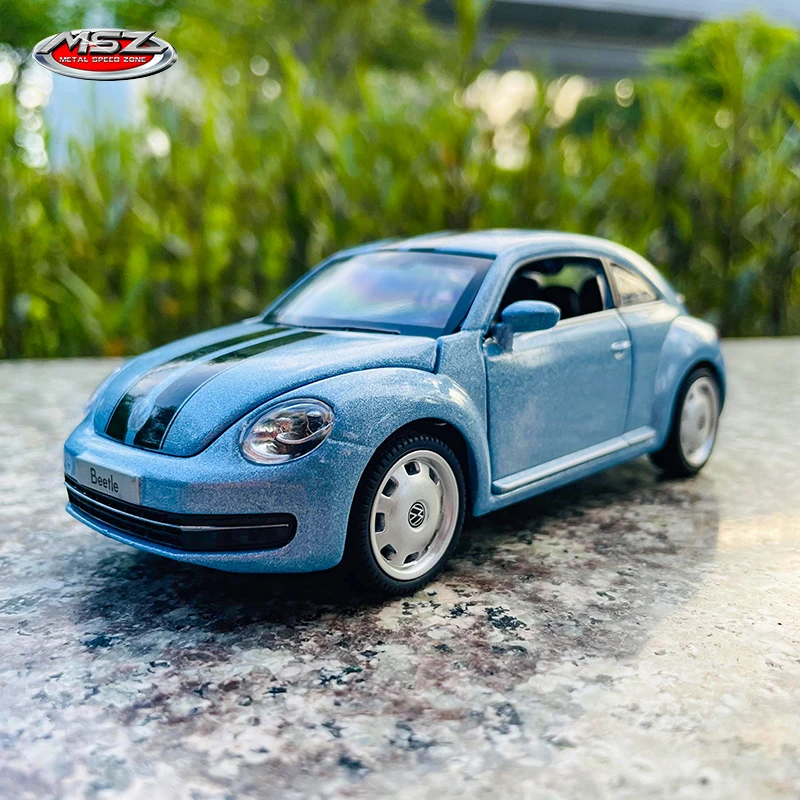 MSZ 1:31 Volkswagen The Beetle blue alloy car model children's toy car die-casting with sound and light pull back function