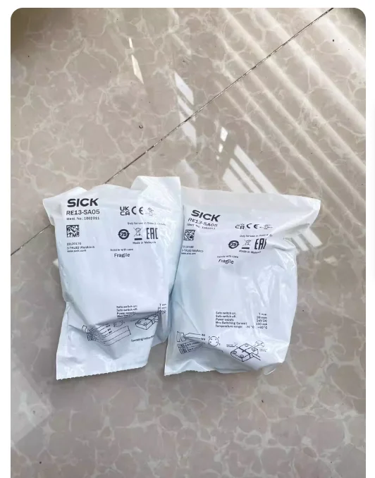 

RE13-SA05 Order number: 1062011 Non contact safety switch