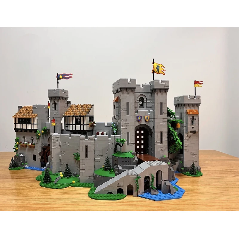 

Chivalry the Lion King Castle Building Blocks Bricks Christmas Birthday Gifts for kid Educational the fun toy Compatible 10305