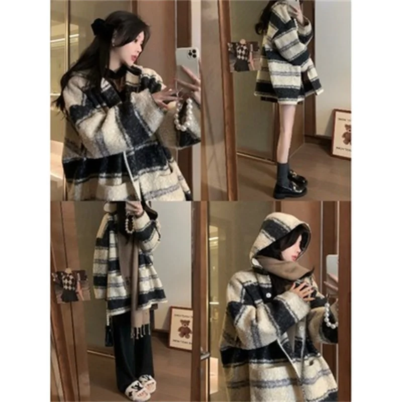 2022 New Hooded Cloak Stripe Woolen Coat Women's Autumn and Winter New Versatile Woolen Coat Antique Top Small Man commute X0080