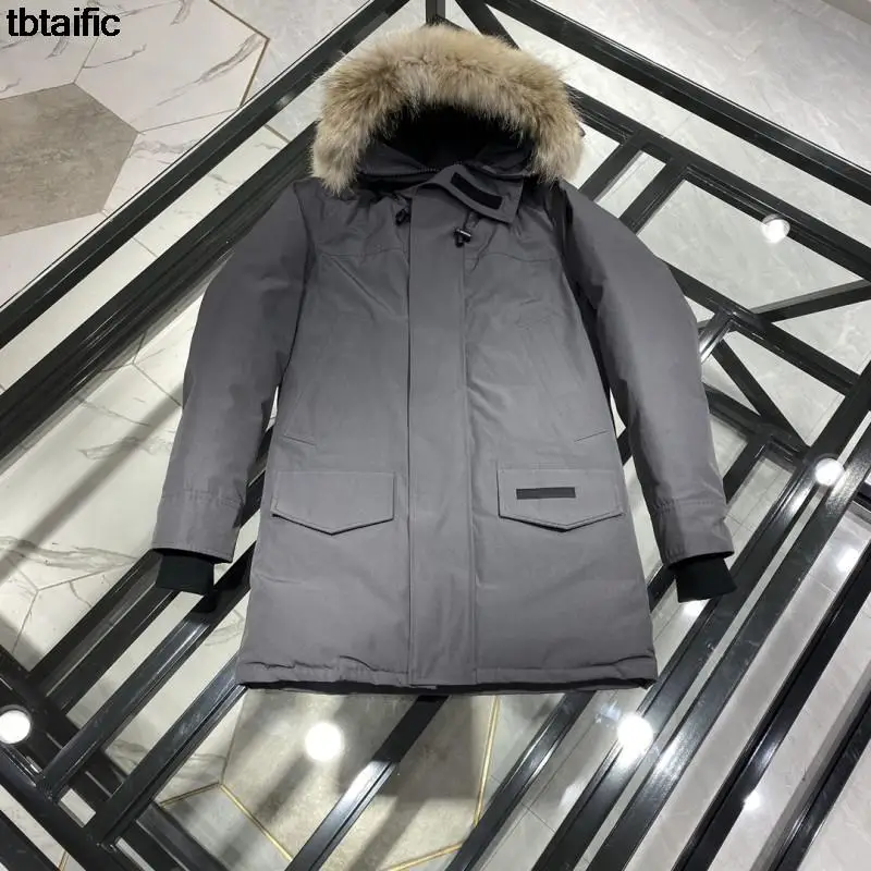 Рисунок 2 - Уличная ветрозащитная модная куртка