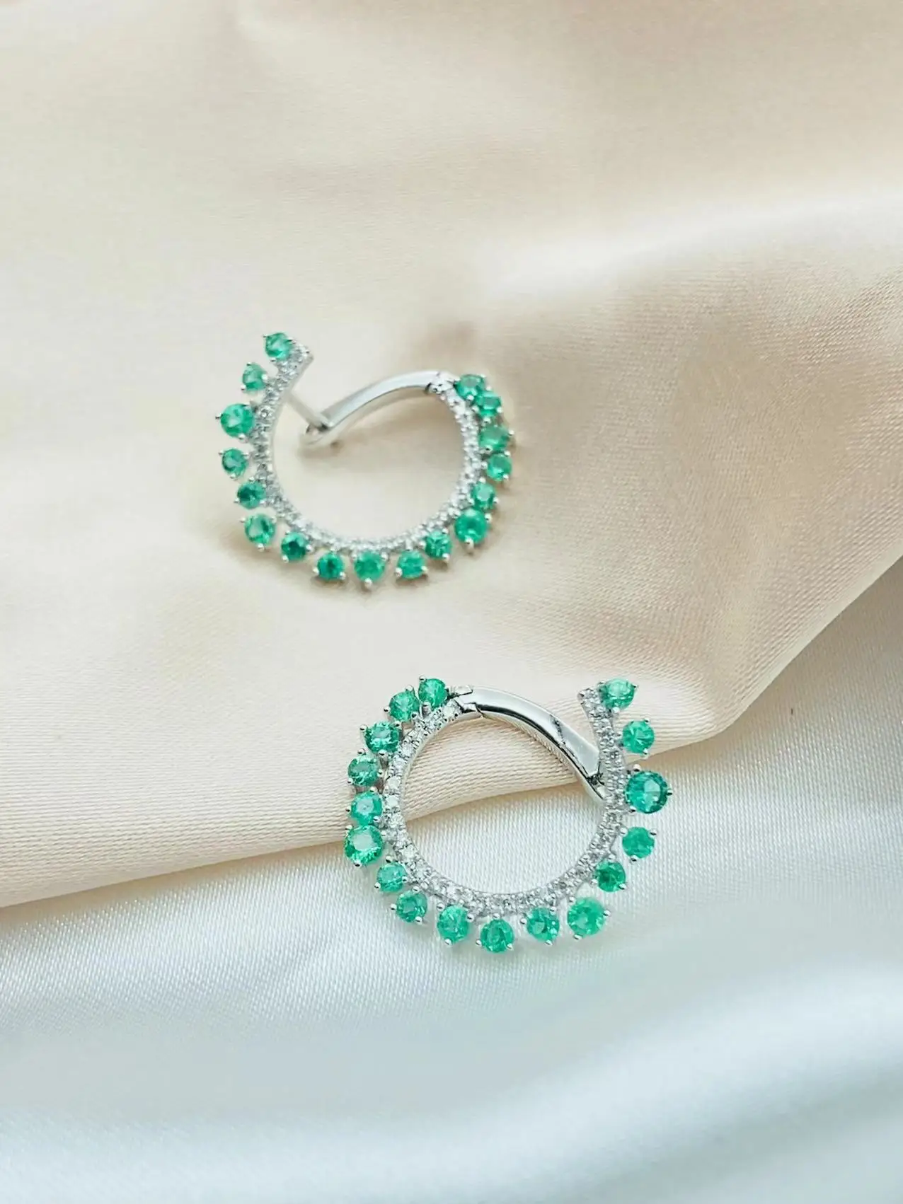 

Ruiying jewelry 18k gold green gemstone earrings ear buckle fashion all-match