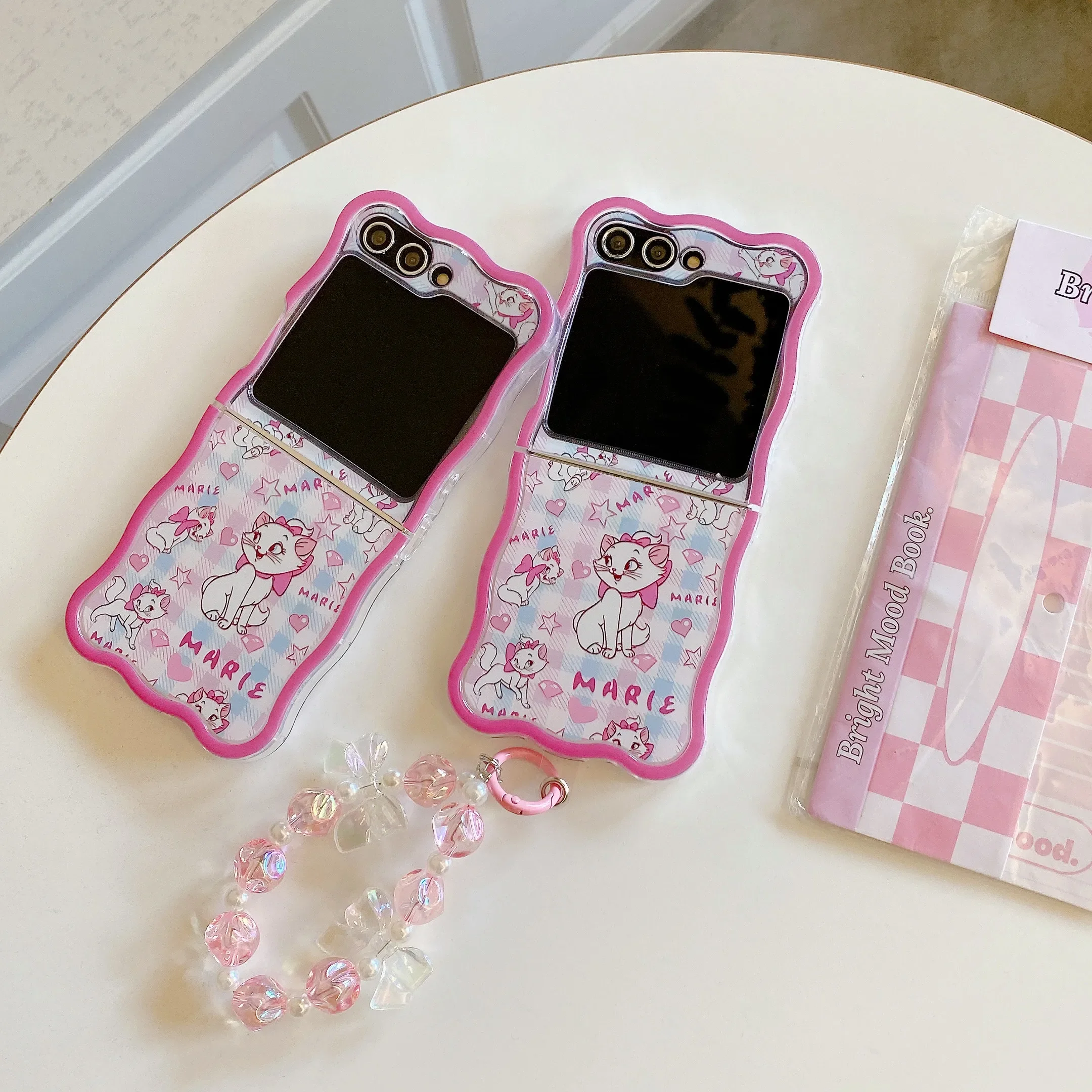 

Kawaii Disney Pink Marie Cat with Pendant for Samsung Galaxy Z Flip 3 4 5G ZFlip5 ZFlip4 Flip3 Flip4 Shockproof Cover