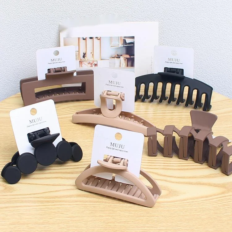 Hochwertiger, auf Karten montierter Gummilack, großer, einfacher Clip in Kaffeefarbe, Haar-Accessoire mit Barcode, Hai-Clip mit Löffel auf der Rückseite_voghion.com