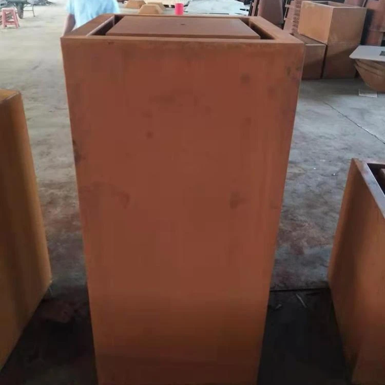 Fontana Da Giardino In Acciaio Corten Con Funzione Acqua Sottile