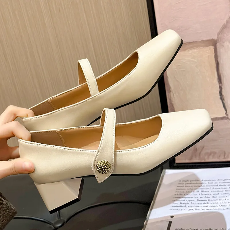 

Туфли-лодочки женские на платформе и квадратном каблуке, серебристого цвета